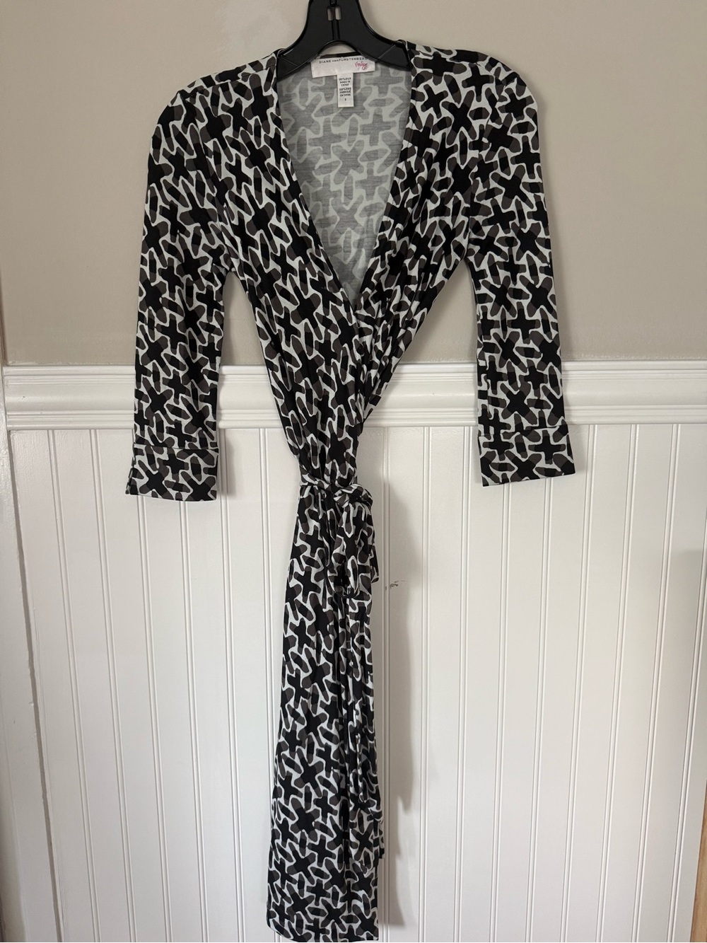 Diane Von Furstenberg Black & White Wrap dress - Women's dresses
